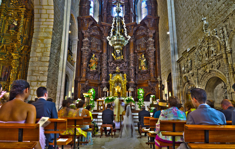 Retablo de San Lesmes con novios